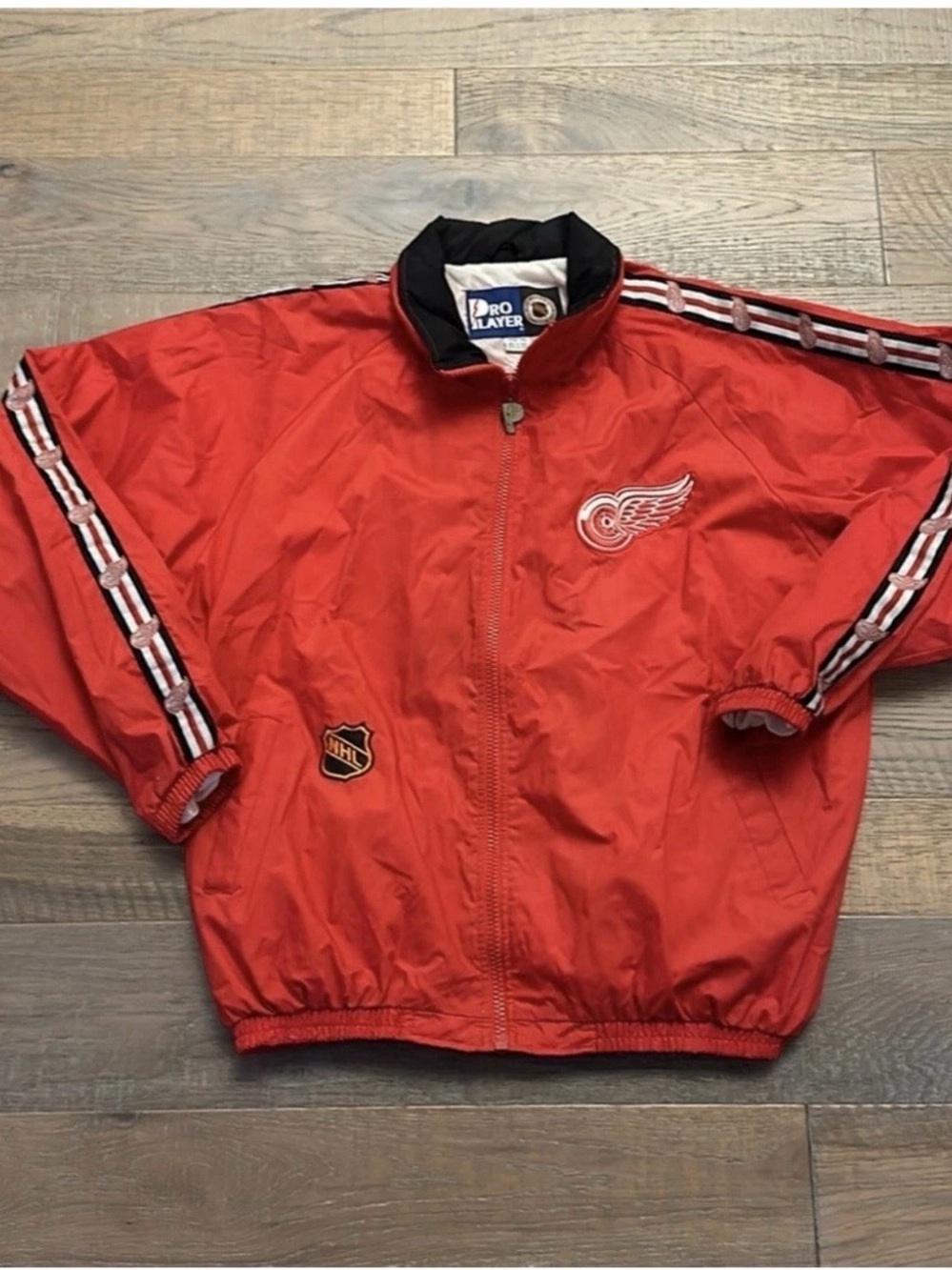 Pro Player Red Detroit Wings Windbreaker Jacket with Black Collar